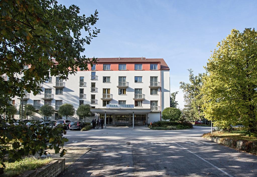 Lh Parkhotel Hluboka Nad Vltavou Congress & Wellness Esterno foto