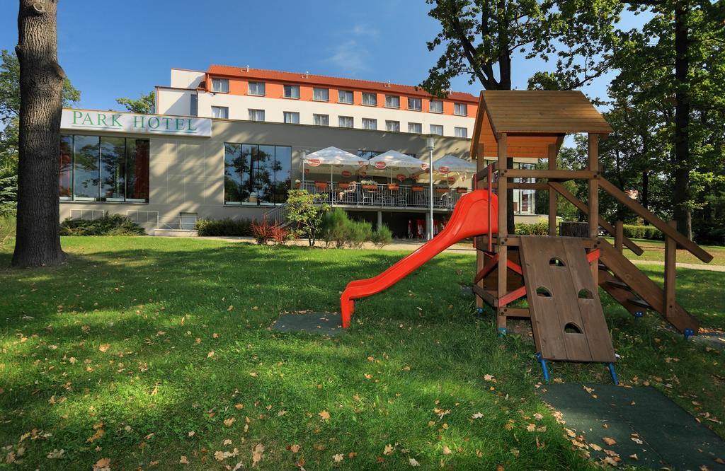 Lh Parkhotel Hluboka Nad Vltavou Congress & Wellness Esterno foto