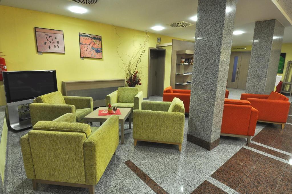 Lh Parkhotel Hluboka Nad Vltavou Congress & Wellness Esterno foto
