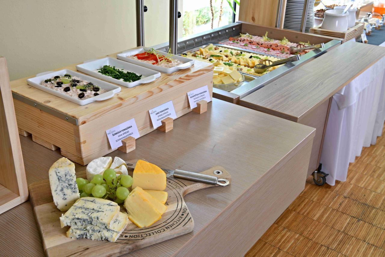 Lh Parkhotel Hluboka Nad Vltavou Congress & Wellness Esterno foto