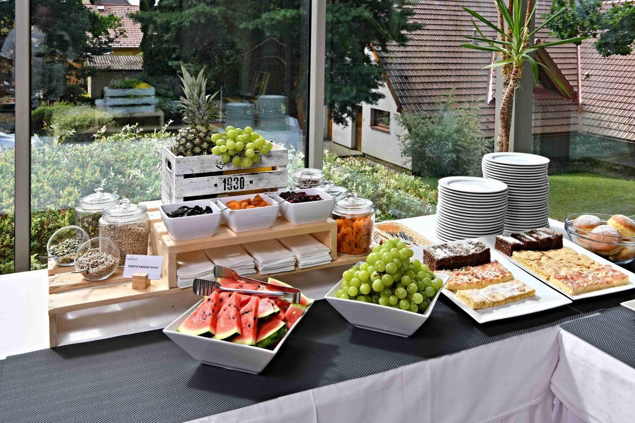 Lh Parkhotel Hluboka Nad Vltavou Congress & Wellness Esterno foto