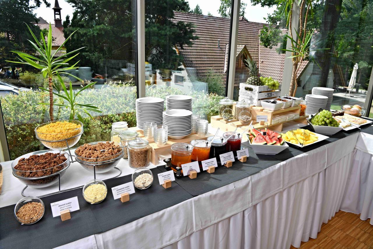 Lh Parkhotel Hluboka Nad Vltavou Congress & Wellness Esterno foto