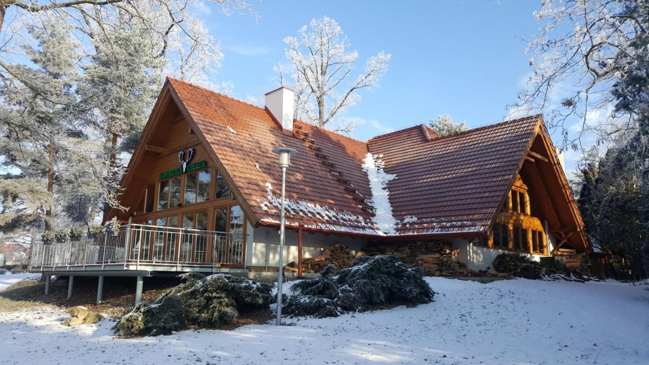 Lh Parkhotel Hluboka Nad Vltavou Congress & Wellness Esterno foto